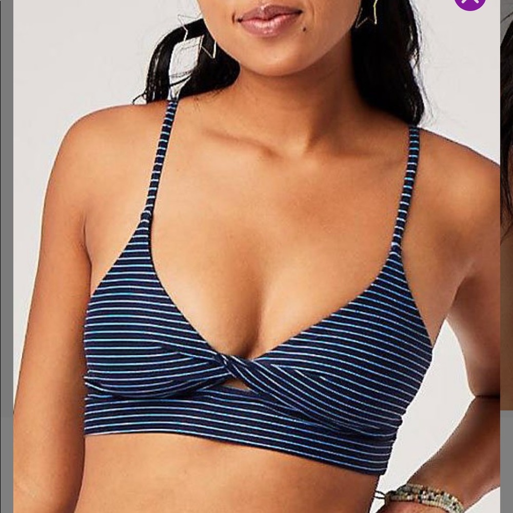 NWT carve designs navy stripe bikini top xl